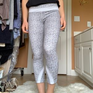 Lululemon leggings with fun pebble pattern